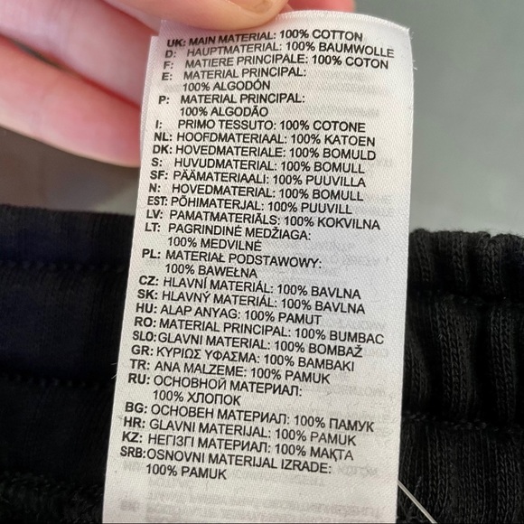 NWT REEBOK CLASSICS LINEAR  SHORTS - XS - Picture 8 of 10